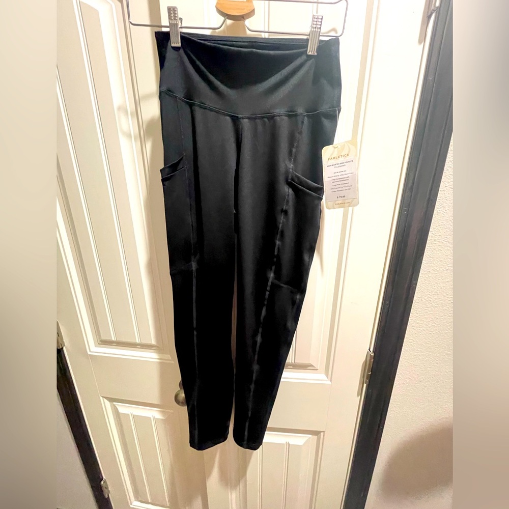 NWT Fabletics leggings